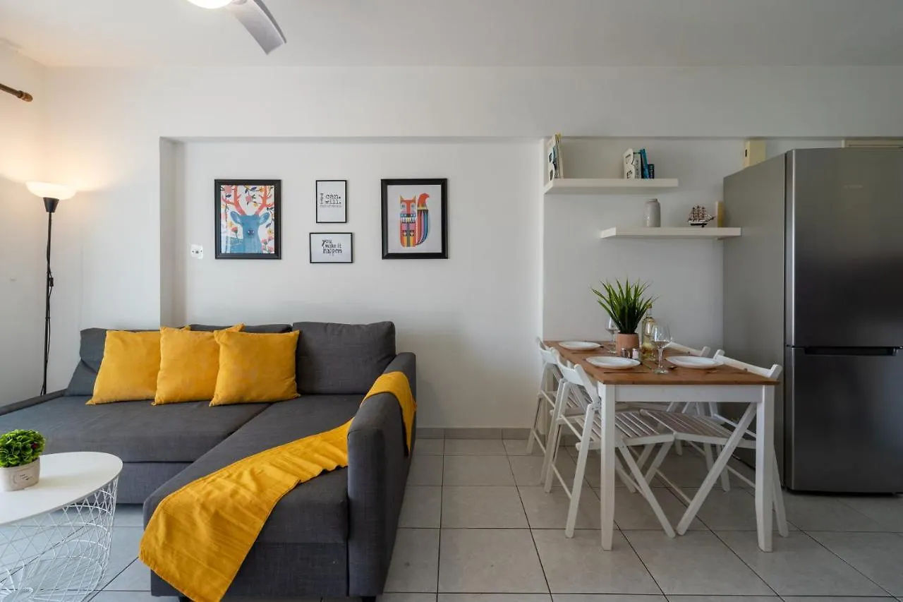 Anais 1-Bedroom Apartment In Mackenzie Larnaca