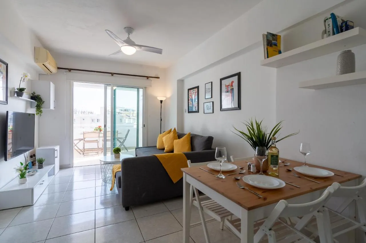 Anais 1-Bedroom Apartment In Mackenzie Larnaca